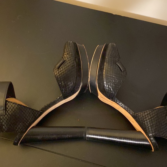 Ann Taylor Textured Platform Sandals - Picture 5 of 9